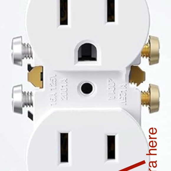 Outlet camera with WiFi and motion detection for pets and baby monitoring - Picture 2 of 3